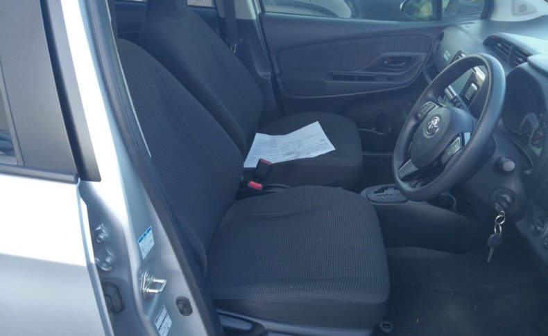 TOYOTA VITZ F 4WD 2019