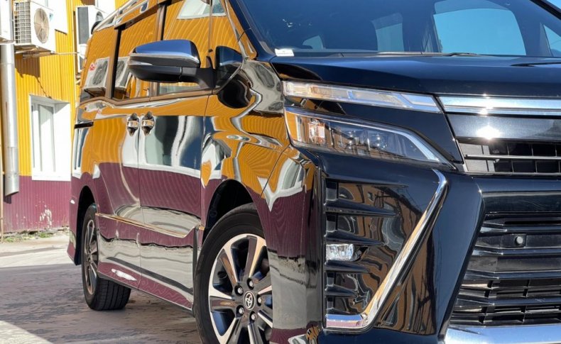 TOYOTA VOXY ZS KIRAMEKI II 2019