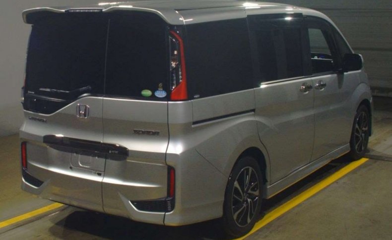 HONDA STEPWGN COOL SPIRIT 8-SEATERS 2015