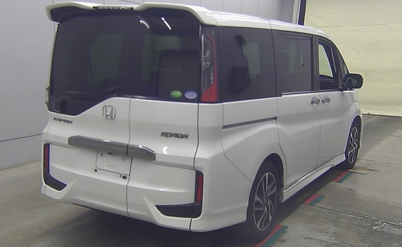HONDA STEPWGN COOL SPIRIT 7-SEATERS 2015