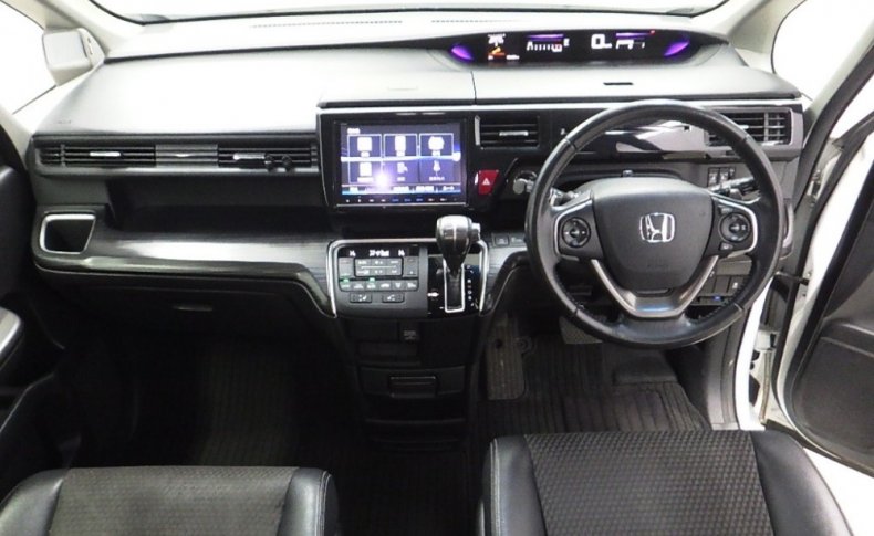 HONDA STEPWGN COOL SPIRIT 7-SEATERS 2015