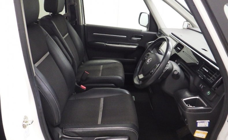 HONDA STEPWGN COOL SPIRIT 7-SEATERS 2015