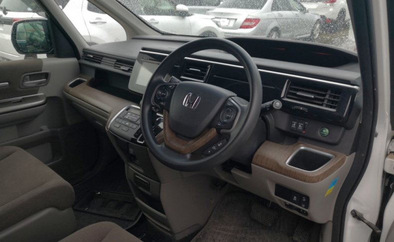 HONDA STEPWGN G EX 8 Seaters 2015