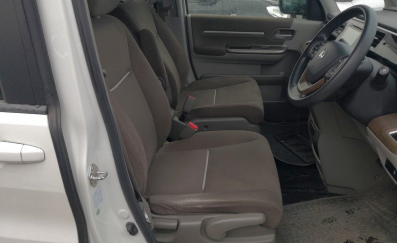 HONDA STEPWGN G EX 8 Seaters 2015