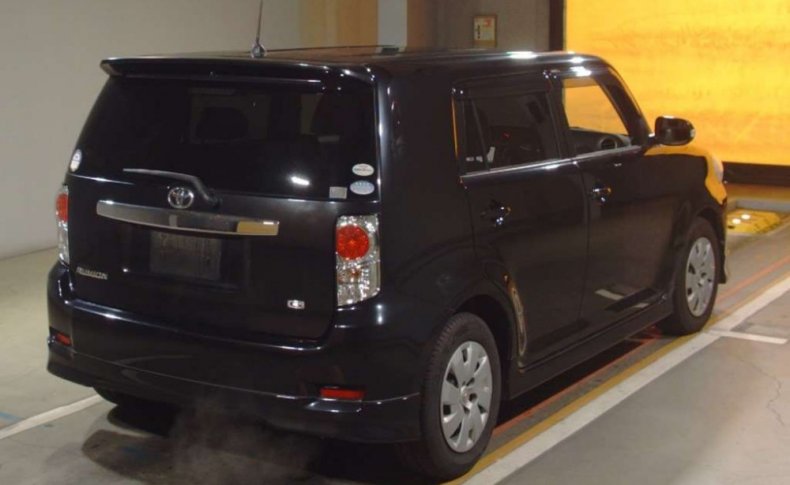 TOYOTA COROLLA RUMION G ON B 2011