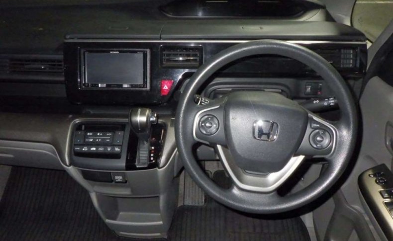 HONDA STEPWGN G 8-SEATERS 2016