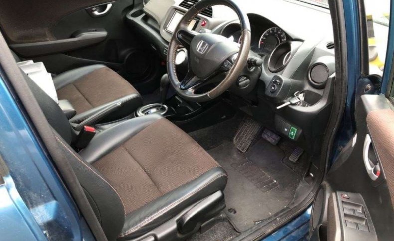 HONDA FIT SHUTTLE 15X L Package 4WD 2011