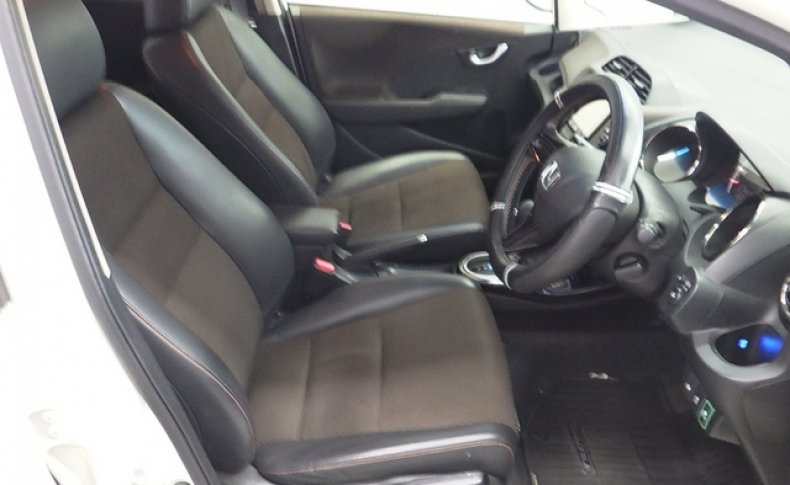 HONDA FIT SHUTTLE 15X Fine Line 2012