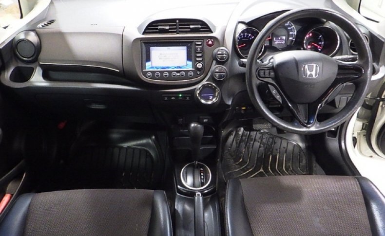 HONDA FIT SHUTTLE 15X S PACKAGE SOU TEA K CAR 2011