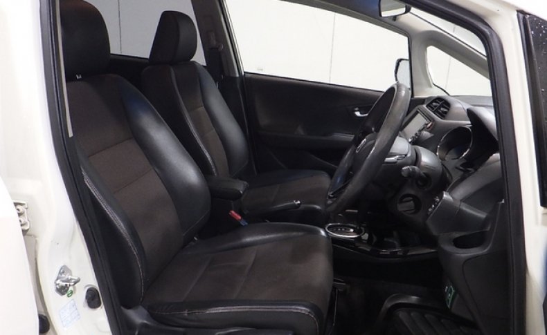 HONDA FIT SHUTTLE 15X S PACKAGE SOU TEA K CAR 2011