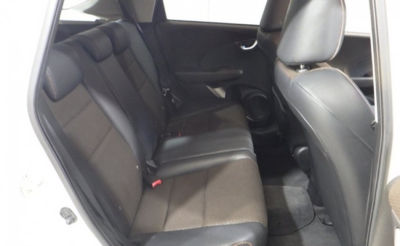 HONDA FIT SHUTTLE 15X S PACKAGE SOU TEA K CAR 2011