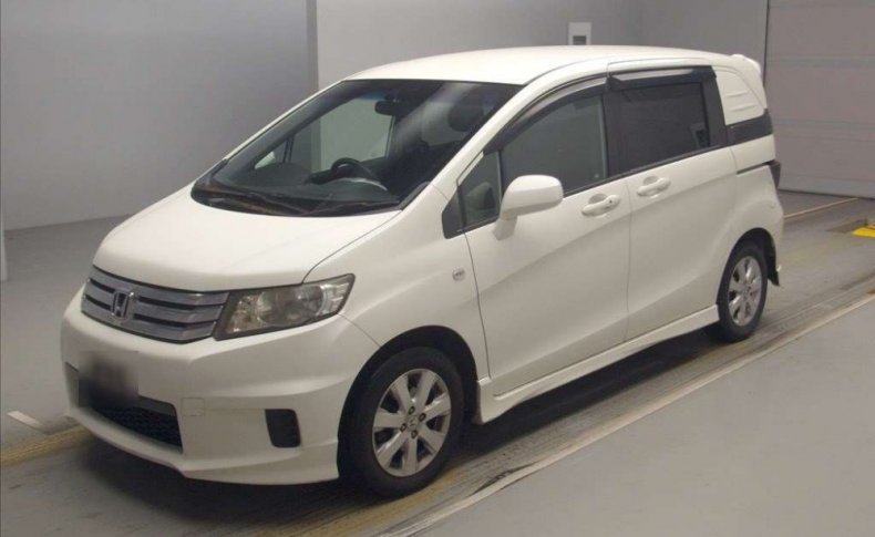 HONDA FREED SPIKE G AERO 2010