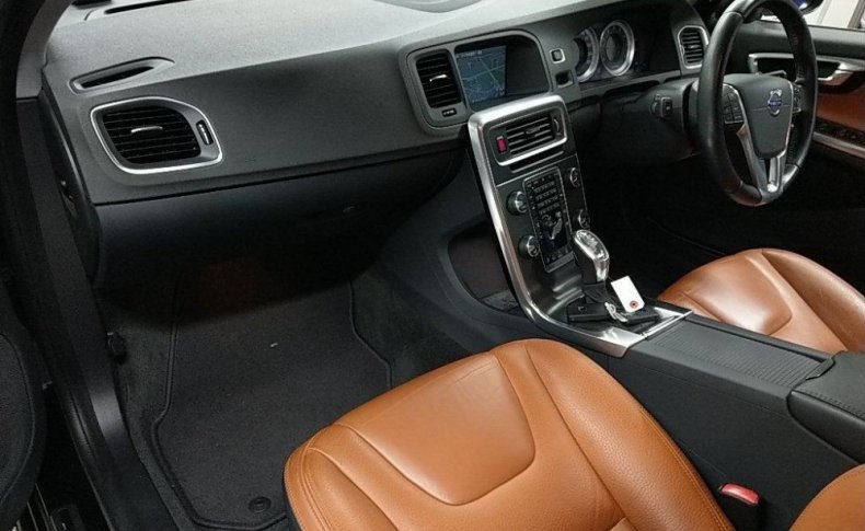 VOLVO V60 LIMITED 2013