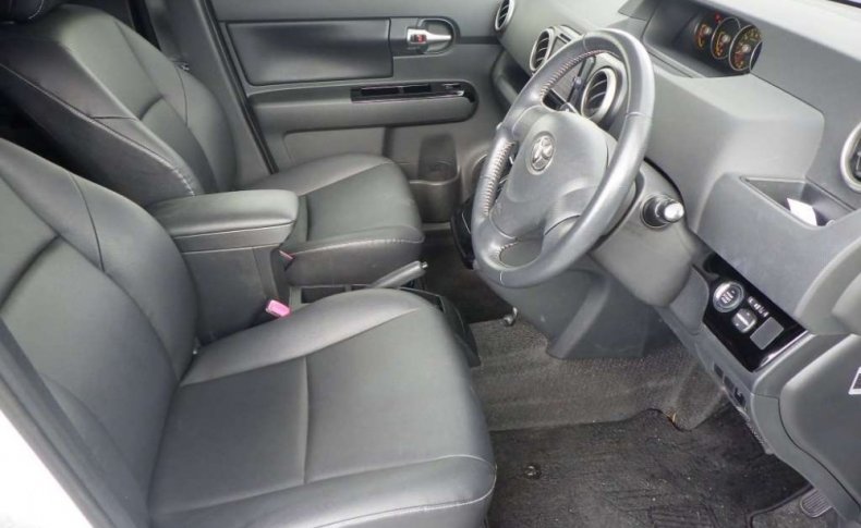 TOYOTA COROLLA RUMION 1.5G ON B LIMITED 2014