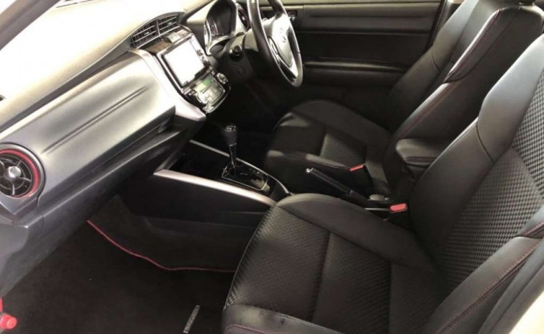 TOYOTA COROLLA FIELDER 1.5G Plus ﾚｯﾄﾞ 4WD 2016
