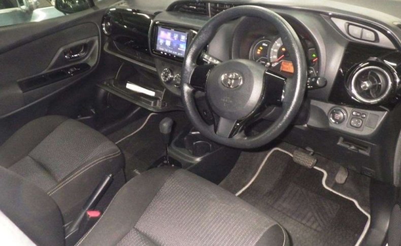 TOYOTA VITZ F Safety - Edition 3 2019