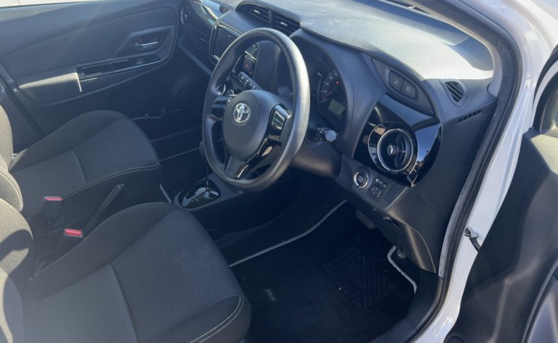 TOYOTA VITZ F Safety - Edition 3 2019