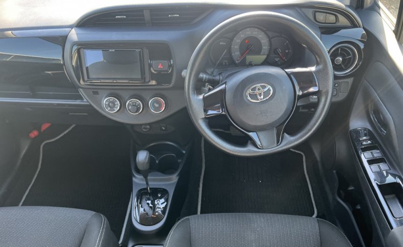 TOYOTA VITZ F Safety - Edition 3 2019