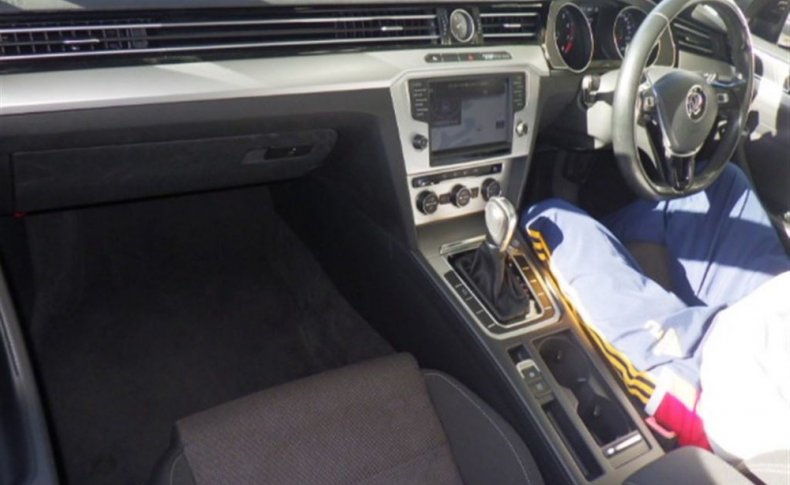 VOLKSWAGEN PASSAT VARIANT VOYA-JU 2015
