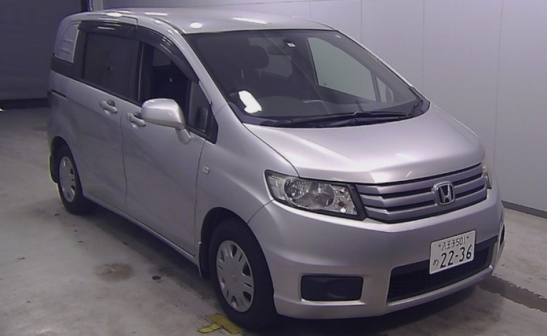 HONDA FREED SPIKE G JUST SELECTION 2010