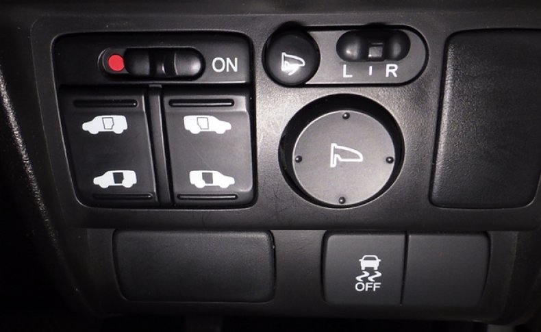 HONDA FREED SPIKE G PREMIUM EDITION 2015