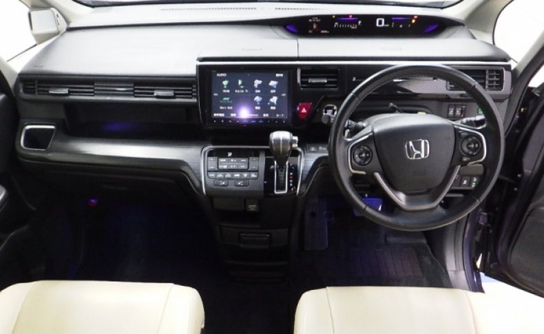 HONDA STEPWGN SPADA COOL SPIRIT 2015