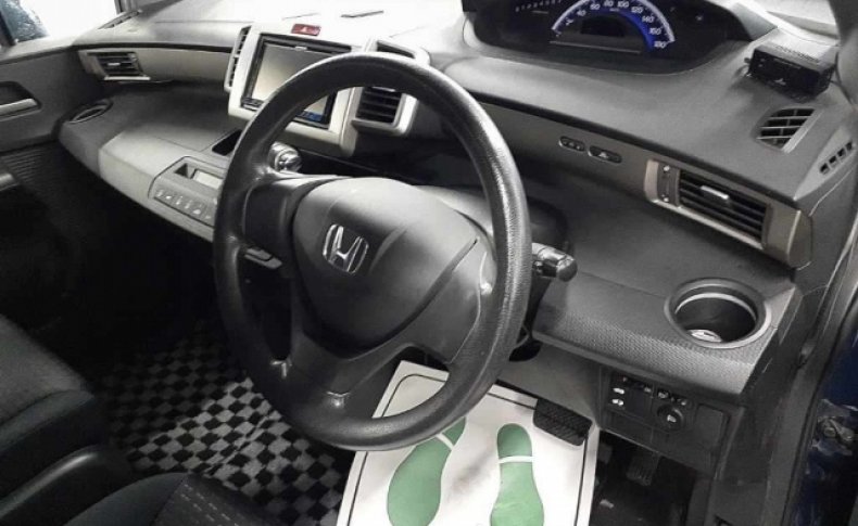 HONDA FREED SPIKE G Aero 2010