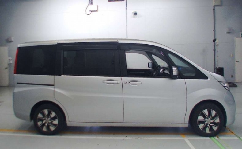 HONDA STEPWGN G EX 2016