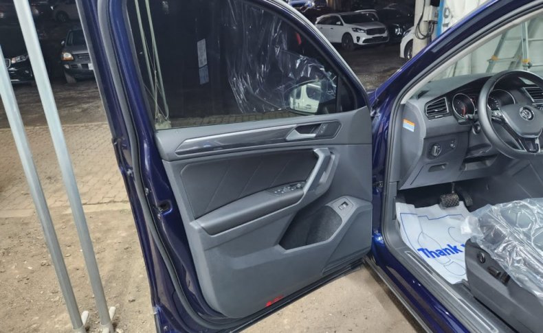 VOLKSWAGEN TIGUAN WVGZZZ5NZLW315679 2019