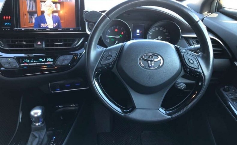 TOYOTA C-HR G-T 4WD 2016