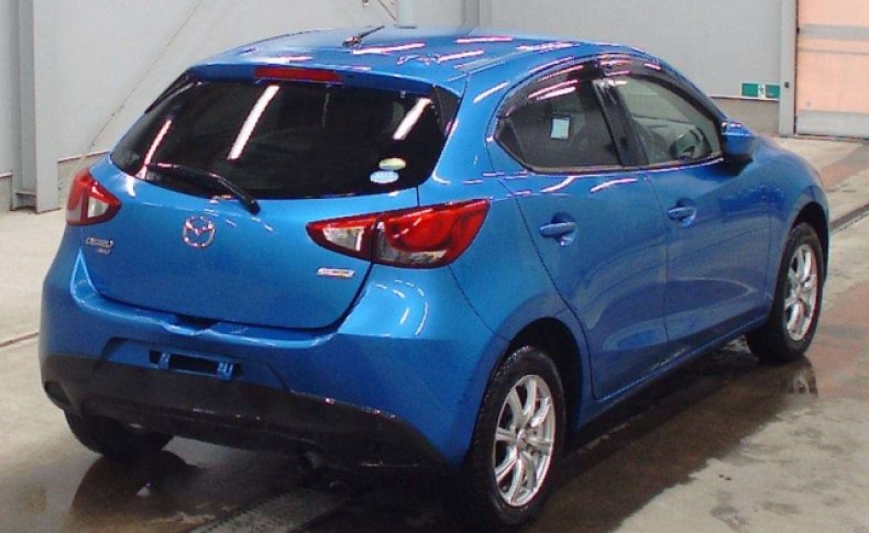 MAZDA DEMIO 13S 4WD 2015