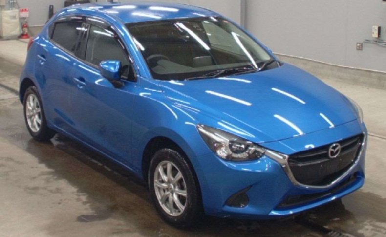MAZDA DEMIO 13S 4WD 2015