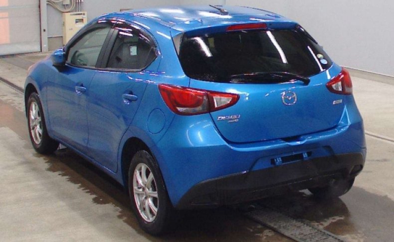 MAZDA DEMIO 13S 4WD 2015