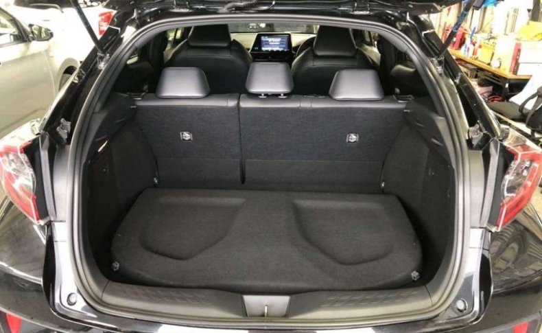 TOYOTA C-HR G-T 4WD 2016