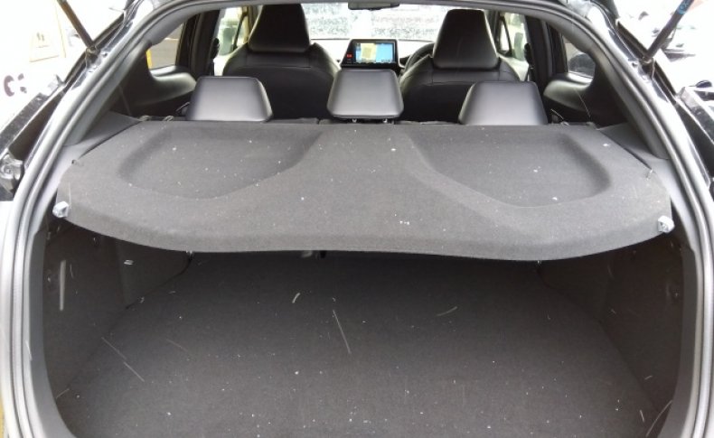 TOYOTA C-HR G-T 4WD 2016
