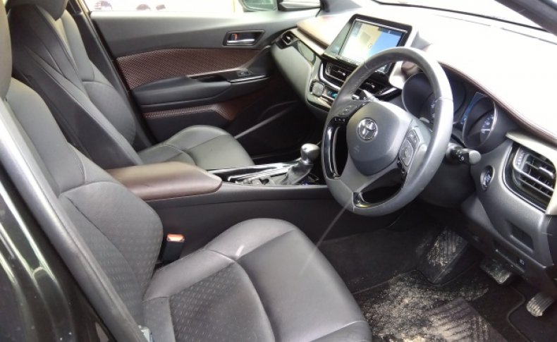 TOYOTA C-HR G-T 4WD 2016