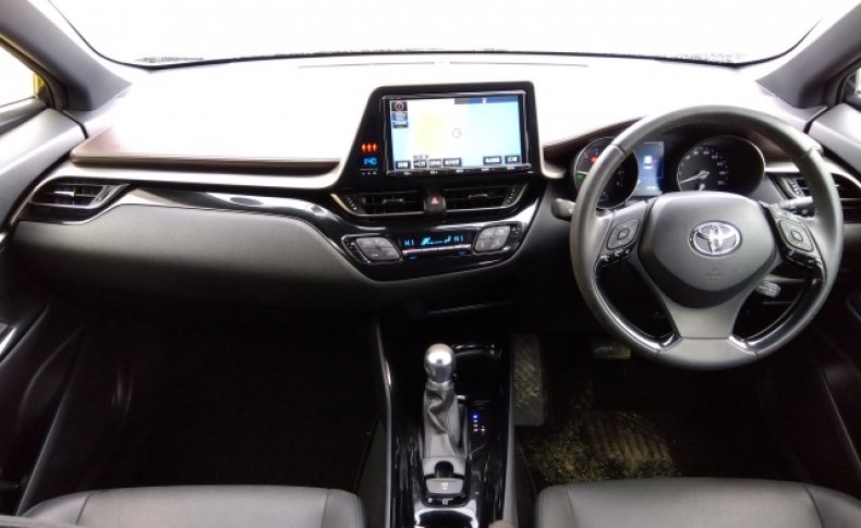 TOYOTA C-HR G-T 4WD 2016