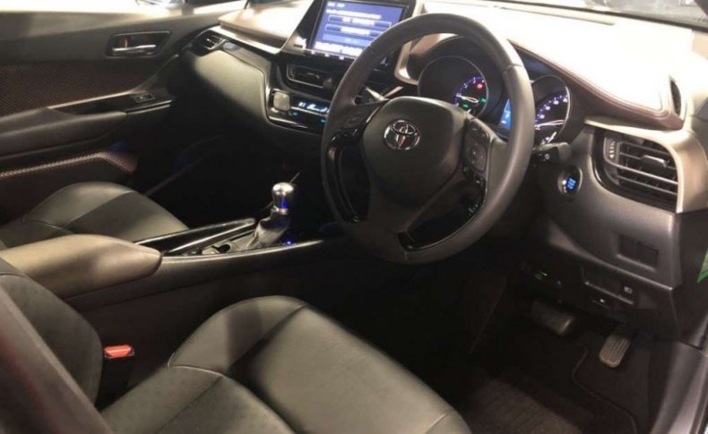 TOYOTA C-HR G-T 4WD 2016