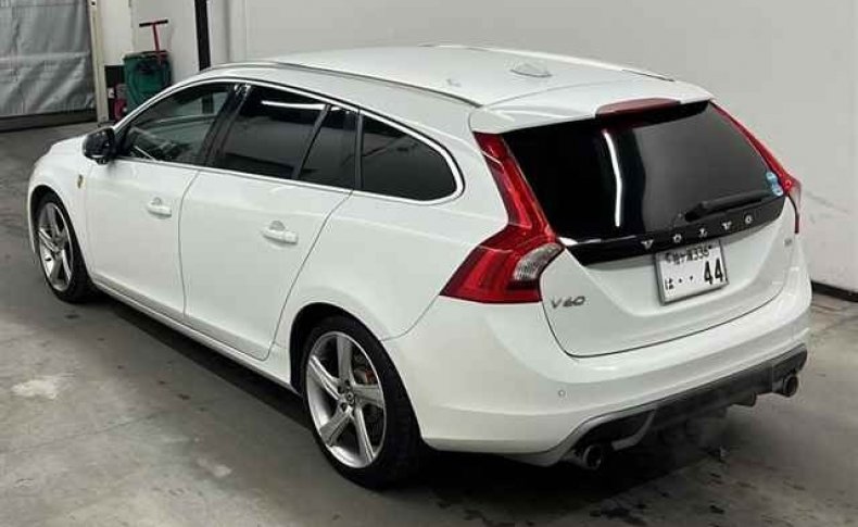 VOLVO V60 1.6 T4 R-Design 2012