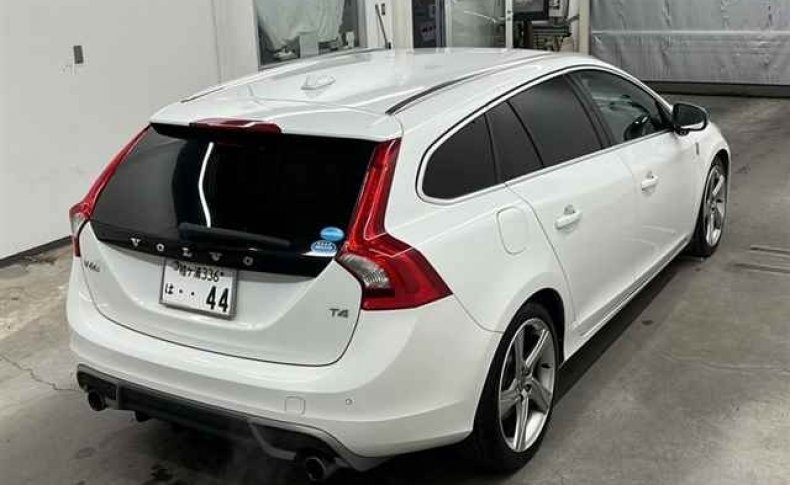 VOLVO V60 1.6 T4 R-Design 2012
