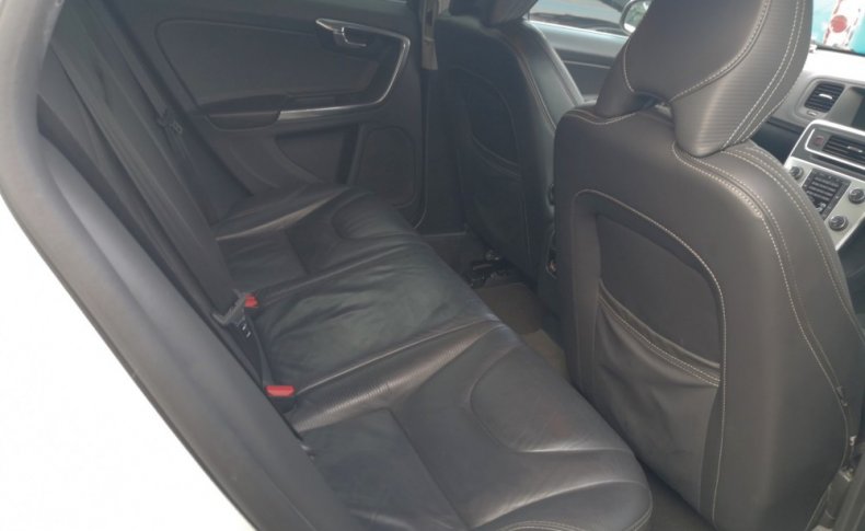 VOLVO V60 1.6 T4 R-Design 2012