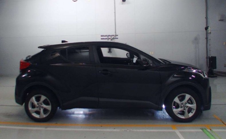 TOYOTA C-HR S-T 4WD 2016