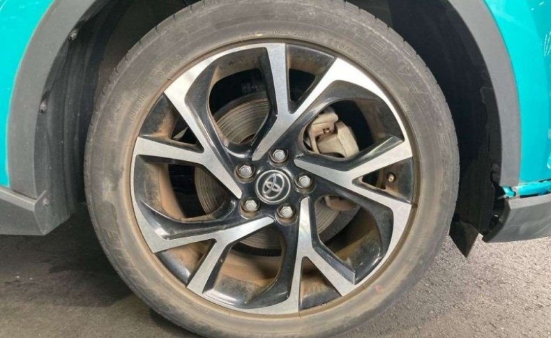 TOYOTA C-HR G-T 4WD 2016