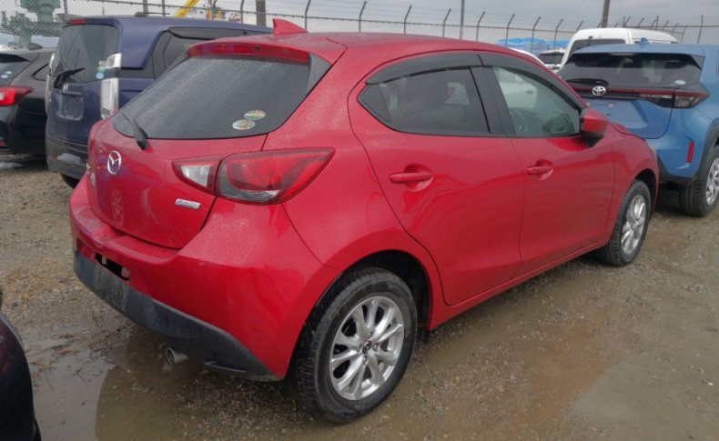 MAZDA DEMIO 13S Touring 4WD 2016