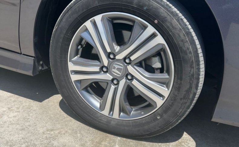 HONDA STEPWGN HYBRID B HONDA SENSING 2018