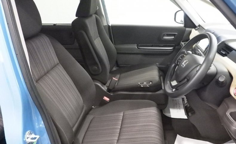 HONDA FREED SEAT LIFT UP SEAT CAR 2016
