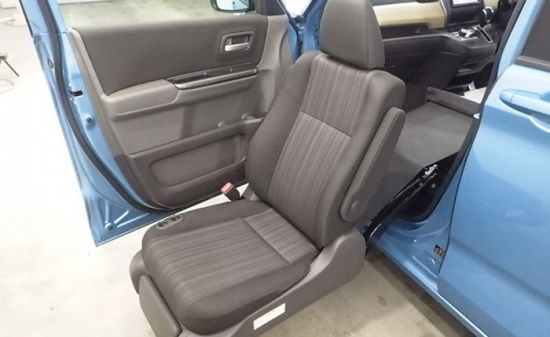 HONDA FREED SEAT LIFT UP SEAT CAR 2016