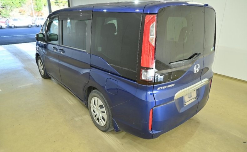 HONDA STEPWGN G 8-SEATERS 2015