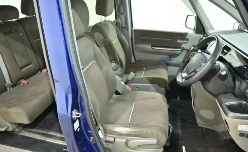 HONDA STEPWGN G 8-SEATERS 2015