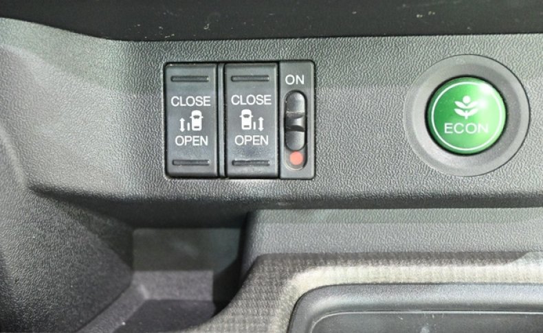 HONDA STEPWGN G 8-SEATERS 2015